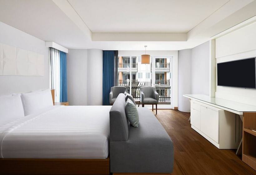 غرفة ديلوكس مطلة على حمام السباحة, Fairfield By Marriott Bali Kuta Sunset Road