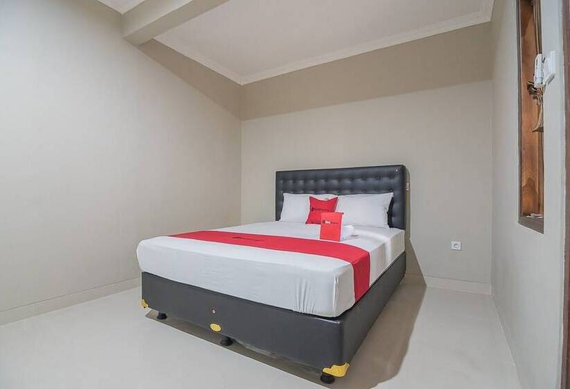 Номер Стандарт, Reddoorz Near Ambarukmo Yogyakarta 2