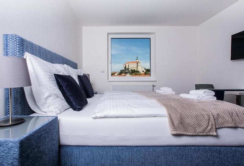 اتاق لوکس, Penzion čáp