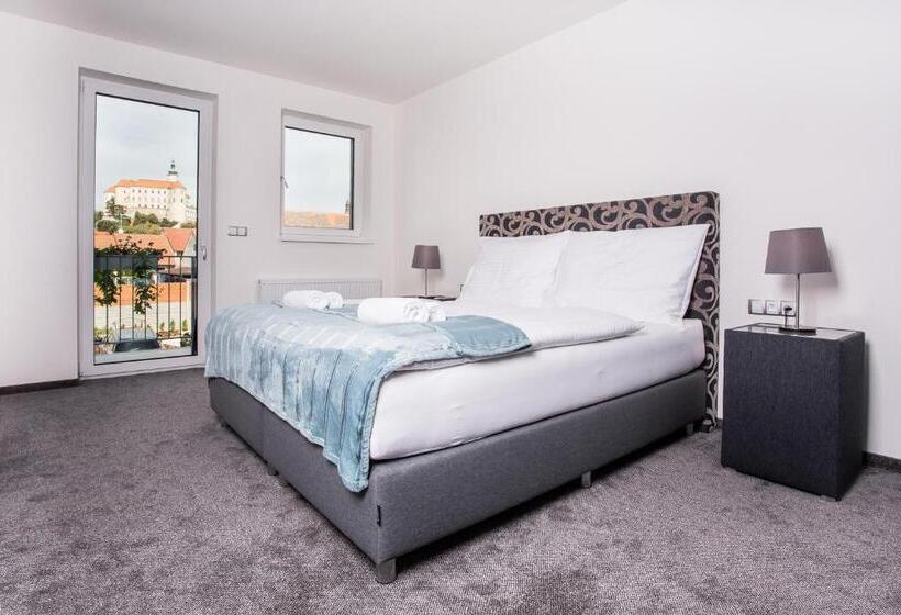 اتاق لوکس با بالکن, Penzion čáp