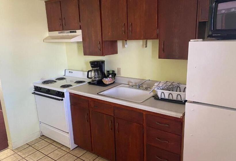 חדר סטנדרט עם מיטת קינג, Desert Grove Resort Motel