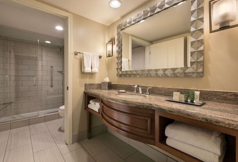 套房带泳池景, Hilton Sedona Resort At Bell Rock