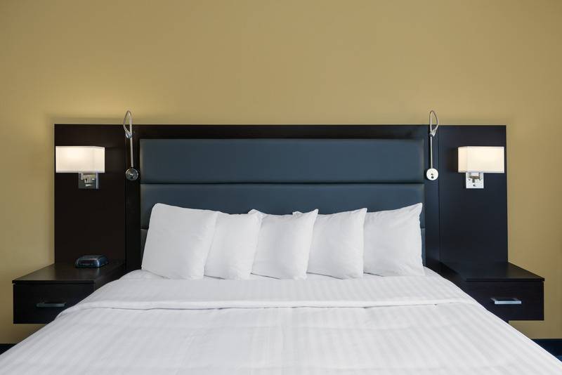 キングサイズベッドのスタンダードルーム, 1550 Sfo Airport West