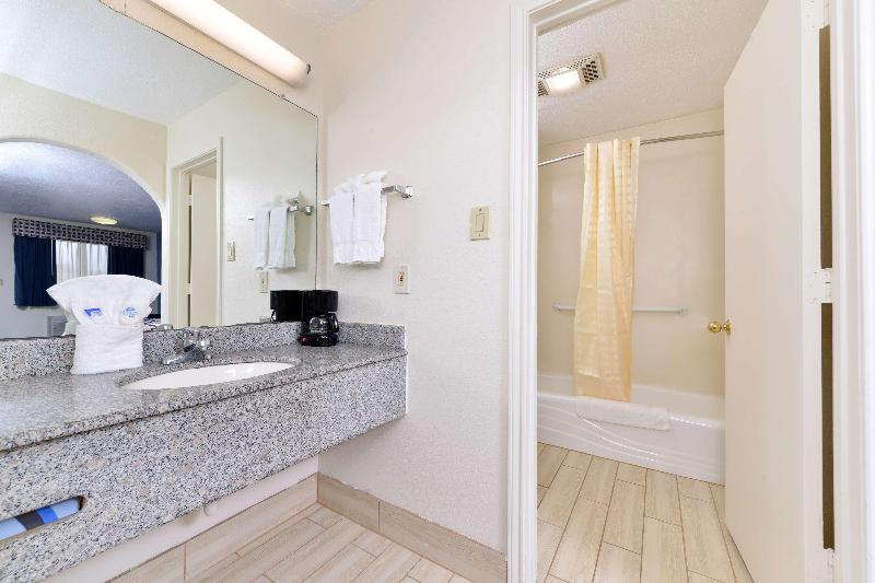 带大床的复式套间, Americas Best Value Inn And Suites Houston/northwest Brookhollow