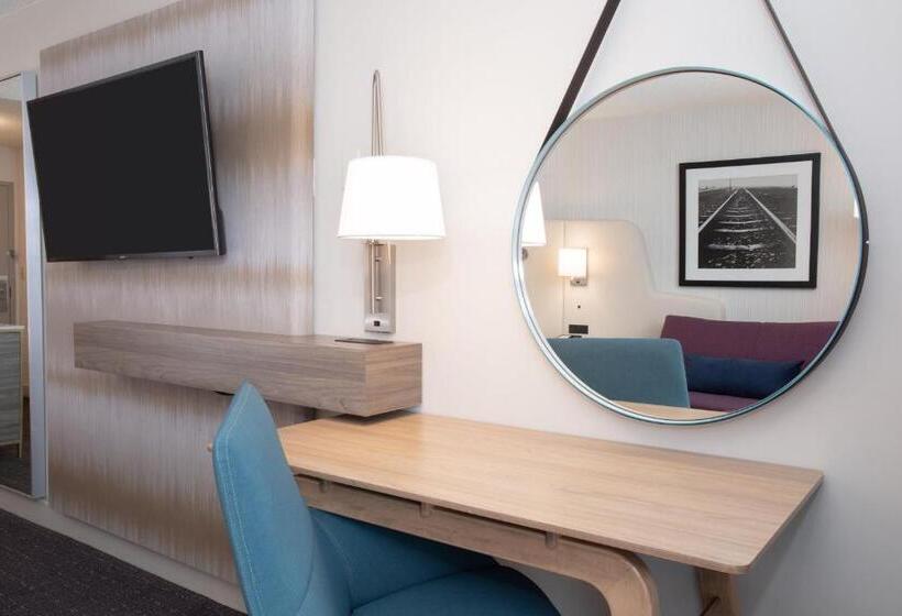 חדר סטנדרט עם מיטת קינג, Crowne Plaza Kansas City Downtown, An Ihg