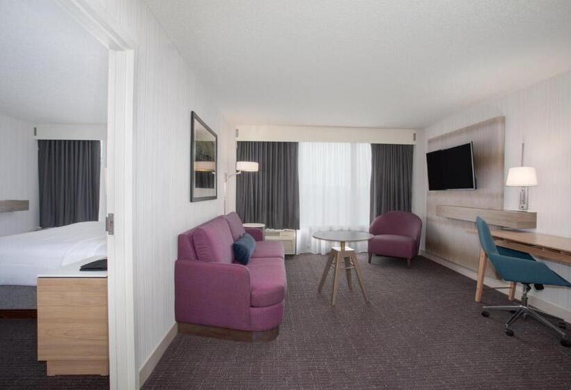 可观景的套房, Crowne Plaza Kansas City Downtown, An Ihg