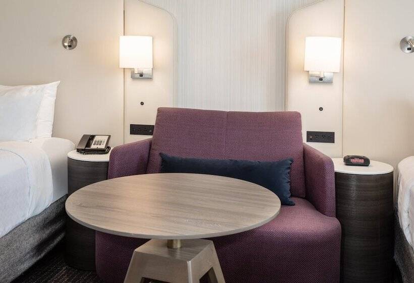חדר סטנדרט שתי מיטות זוגיות, Crowne Plaza Kansas City Downtown, An Ihg