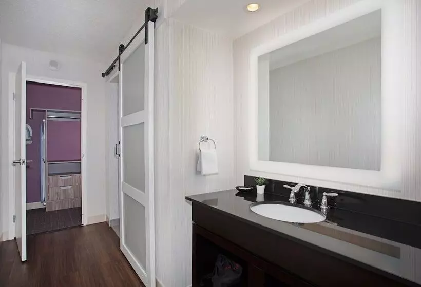 اتاق استاندارد, Crowne Plaza Kansas City Downtown, An Ihg