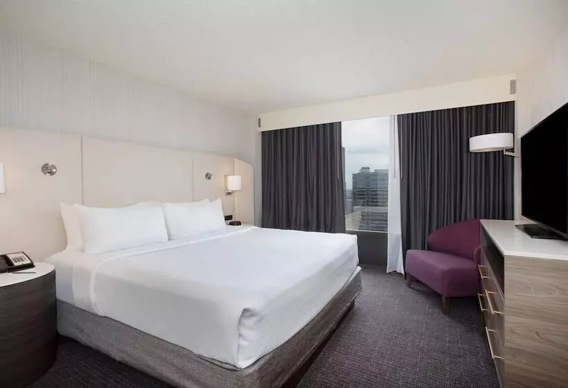 سوئیت برای معلولان, Crowne Plaza Kansas City Downtown, An Ihg