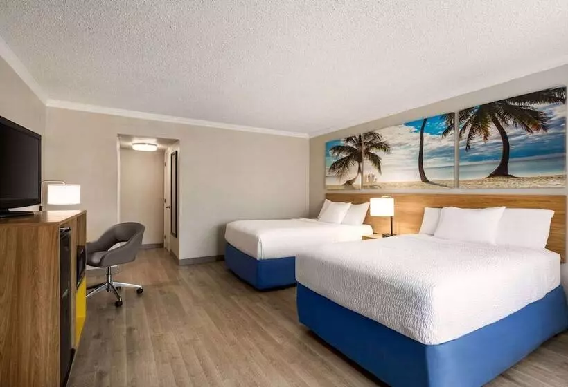 اتاق لوکس, Days Inn By Wyndham Miami Airport North