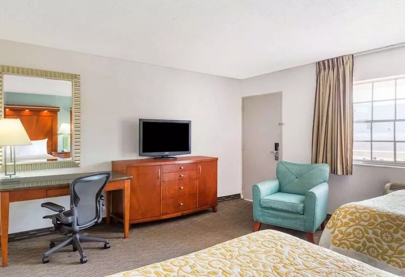 اتاق لوکس, Days Inn By Wyndham Miami Airport North