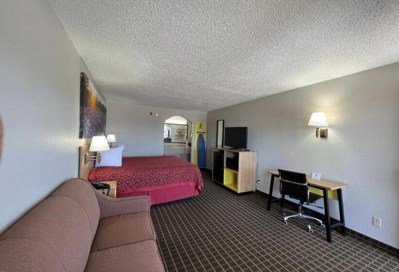 חדר דלוקס עם מיטת קינג, Days Inn By Wyndham San Antonio Interstate Hwy 35 North