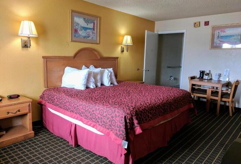 חדר סטנדרט עם מיטת קינג, Days Inn By Wyndham San Antonio Interstate Hwy 35 North