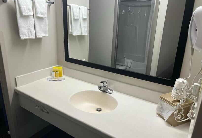 غرفه قياسيه سريرين مزدوجين, Days Inn By Wyndham Valdosta I 75