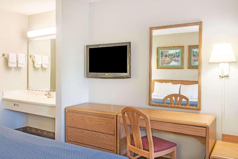 غرفة قياسية سرير كينج, Days Inn By Wyndham Valdosta I 75