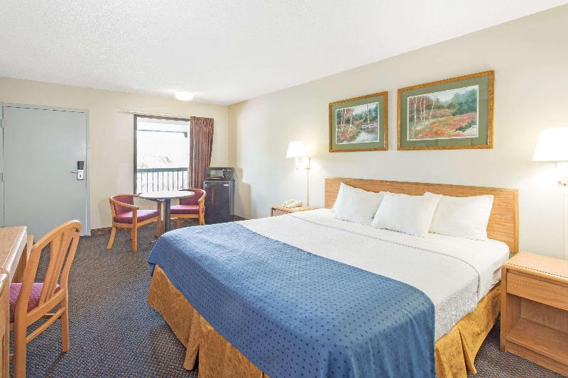 غرفة قياسية سرير كينج, Days Inn By Wyndham Valdosta I 75