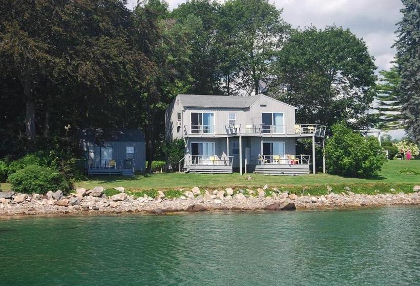 Студия Стандарт, Dockside Guest Quarters