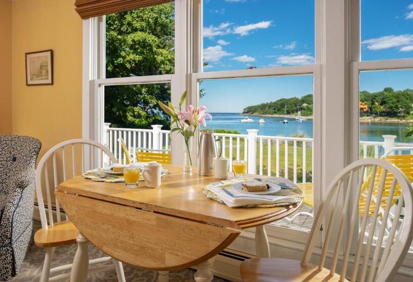 Люкс Superior Вид на Море, Dockside Guest Quarters