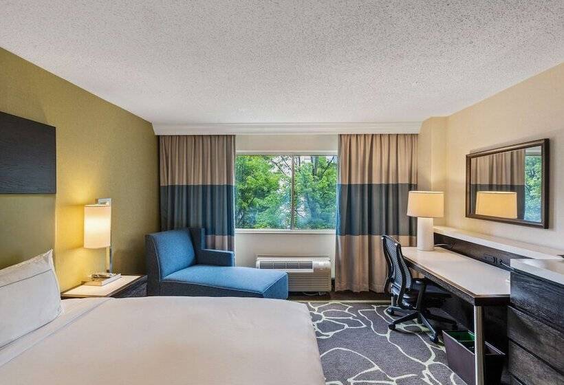 חדר סטנדרט מותאם לאדם עם מוגבלויות, Doubletree By Hilton Charlotte Uptown