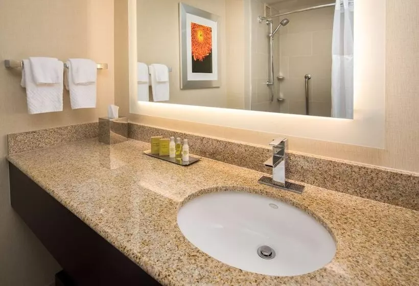اتاق استاندارد با 2 تخت دوبل, Doubletree By Hilton  San Francisco Airport