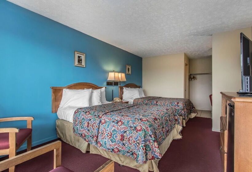带2个双人床的标准工作室, Rodeway Inn Jackson