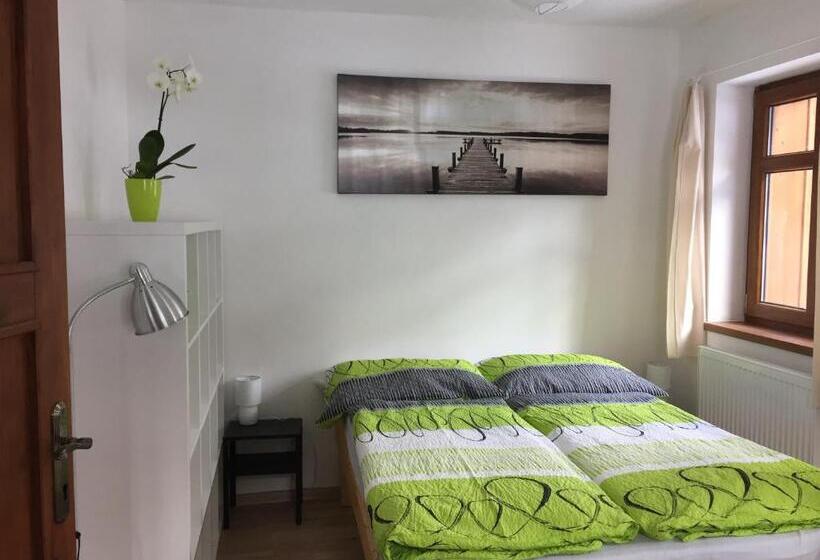 1 Schlafzimmer Apartment Untergeschoss, Chalupa U Josefa