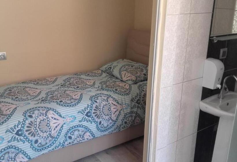 Quarto Estandar Individual, Gunes Otel