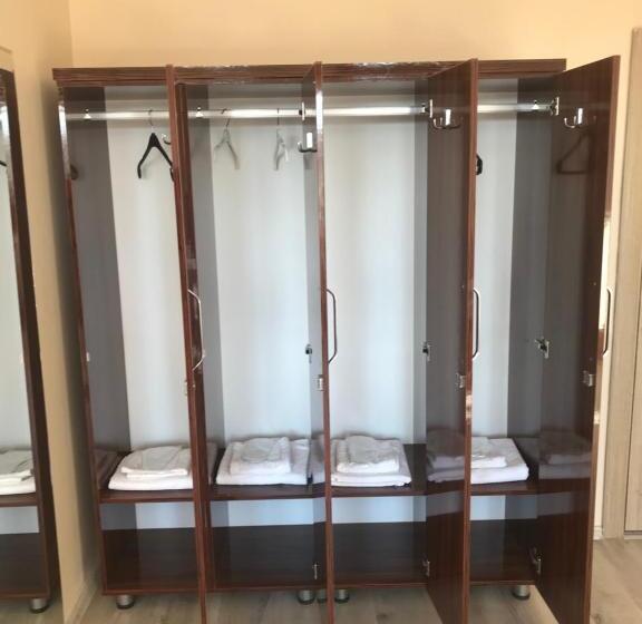 חדר סטנדרט לארבעה, Gunes Otel