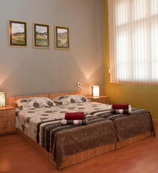 غرفة قياسية حمام مشترك, Hostel Mostel Hub Rooms And Apartments