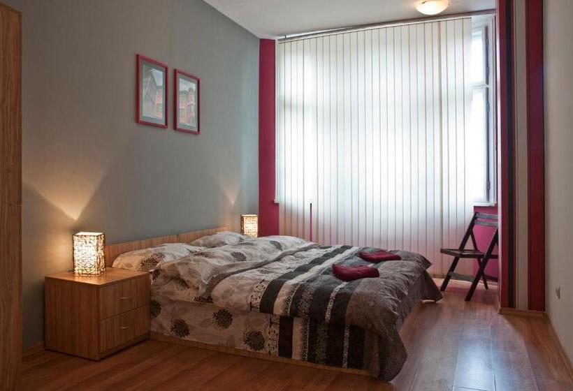 带共用浴室的标准房间, Hostel Mostel Hub Rooms And Apartments