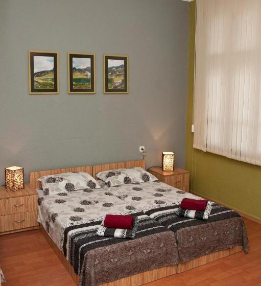 غرفة قياسية حمام مشترك, Hostel Mostel Hub Rooms And Apartments