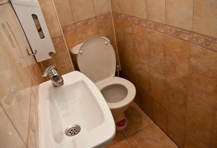 带共用浴室的标准房间, Hostel Mostel Hub Rooms And Apartments