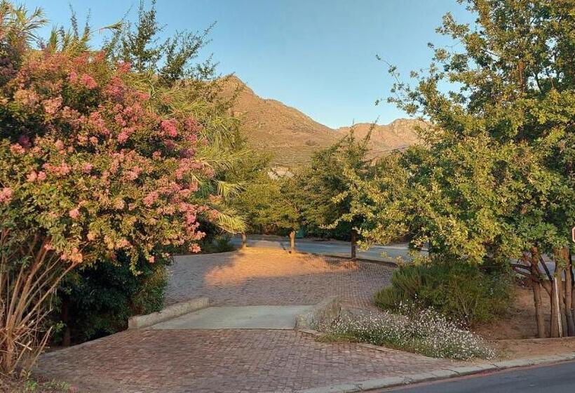 غرفة كومفورت, Gabriella S