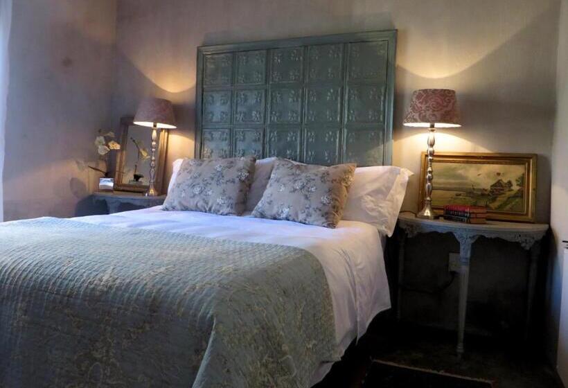 غرفة كومفورت, Gabriella S