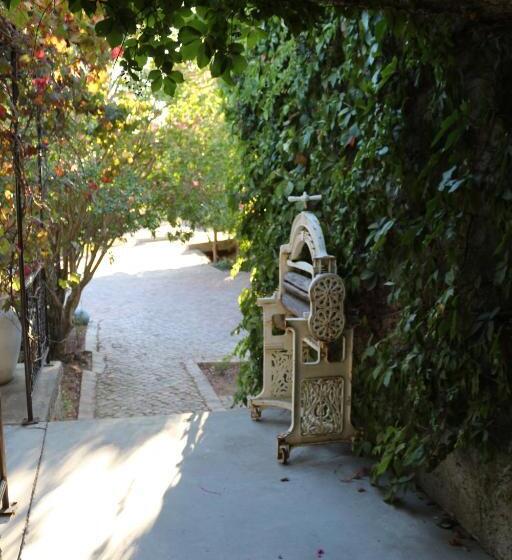 غرفة قياسية سرير كينج, Gabriella S