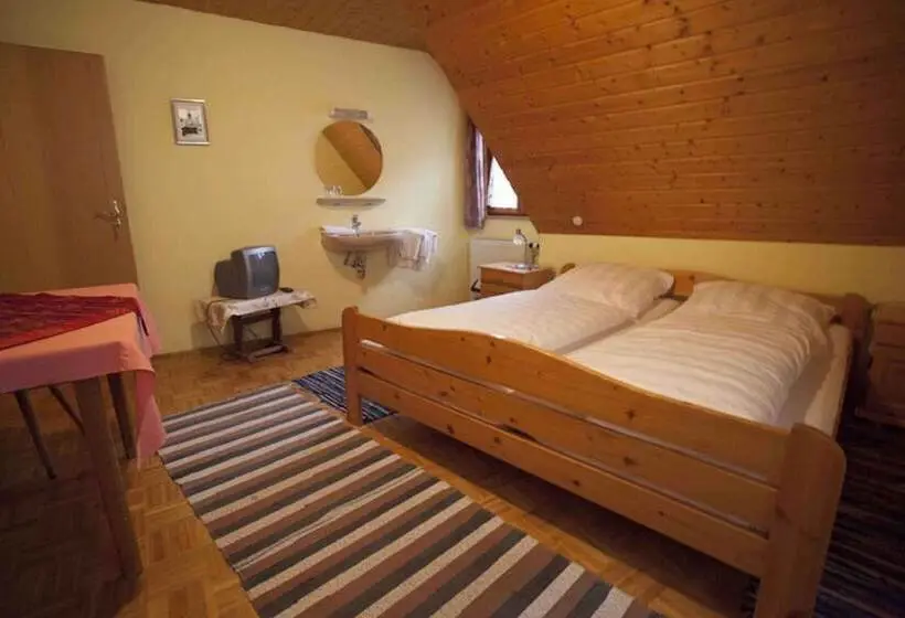 バス共有のスタンダードルーム, Pension Elke Rothenburg