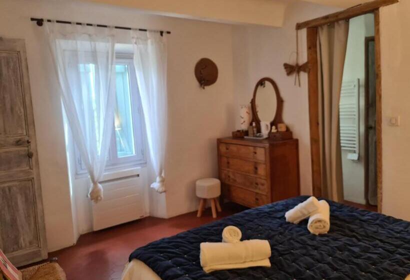 Номер Deluxe Вид на Сад, La Ferme Constantin