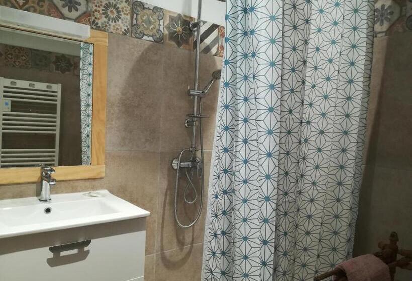 חדר סטנדרט לשלושה, La Ferme Constantin