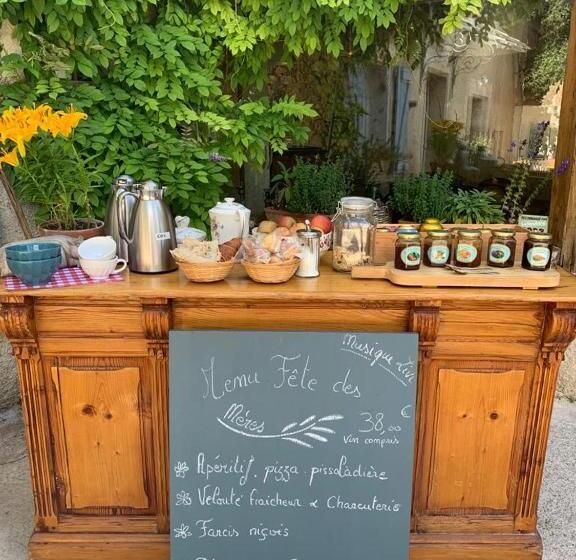 חדר סטנדרט לשלושה, La Ferme Constantin