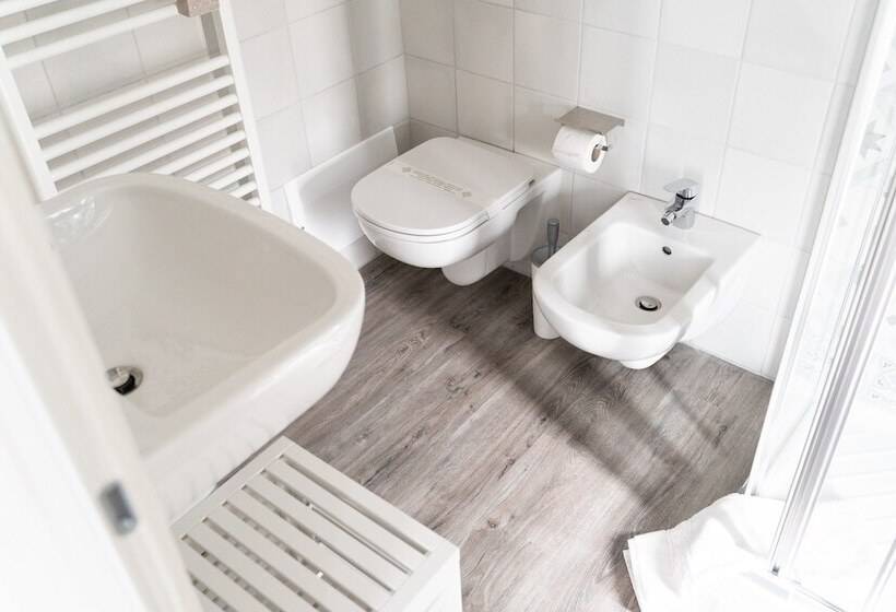 اتاق استاندارد, Baldacci Bed & Breakfast