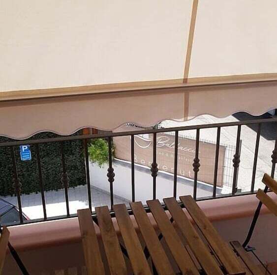 اتاق استاندارد, Baldacci Bed & Breakfast
