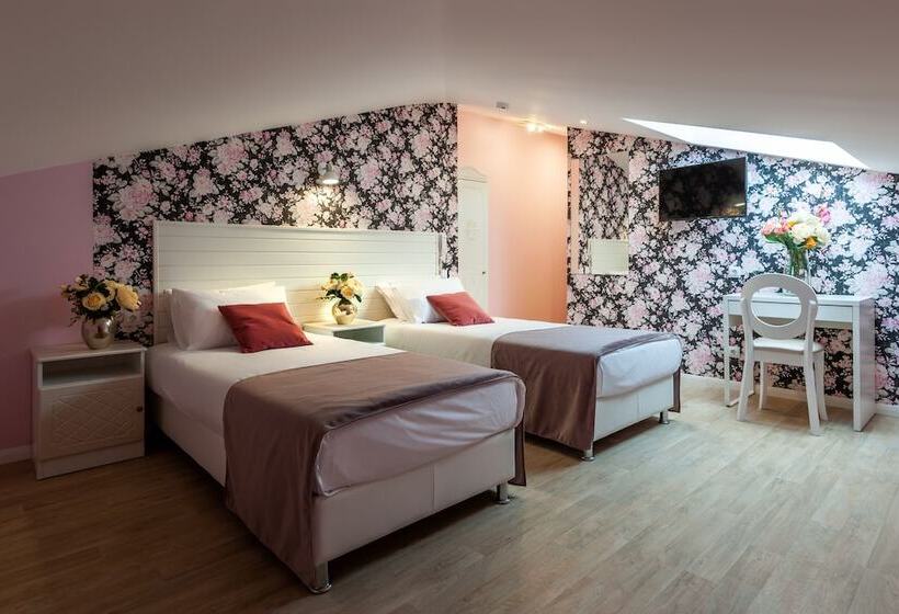 屋根裏部屋風スタンダードルーム, Art Deco Nevsky