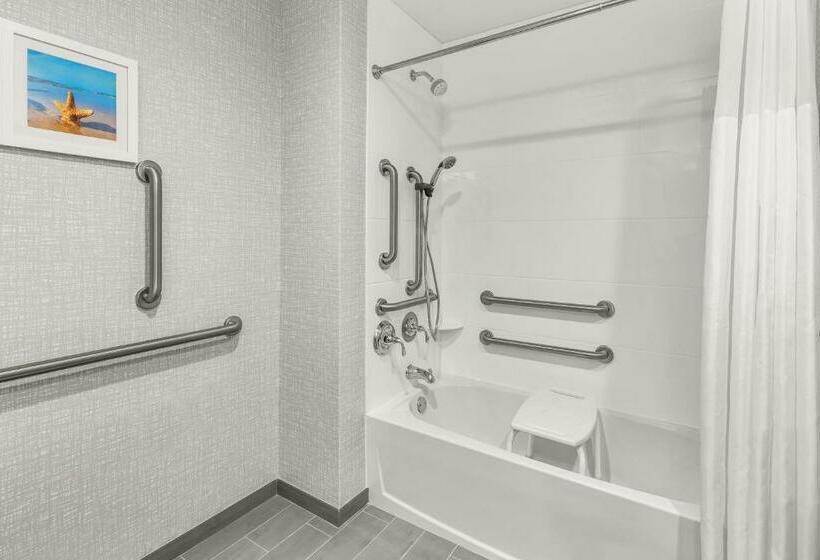 غرفة قياسية سرير كينج, Hampton Inn Odessa Trinity