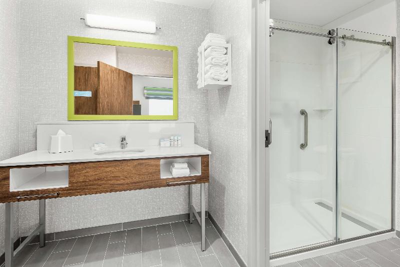 غرفة قياسية سرير كينج, Hampton Inn Odessa Trinity