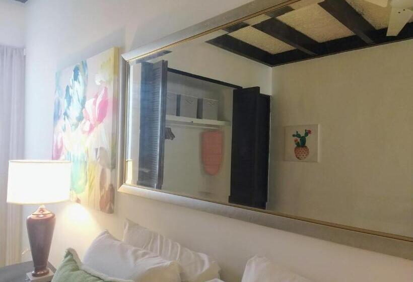 침실 1개 발코니 아파트, La Capitana Old San Juan Building