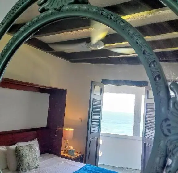 اتاق استاندارد با بالکن و چشمانداز دریا, La Capitana Old San Juan Building