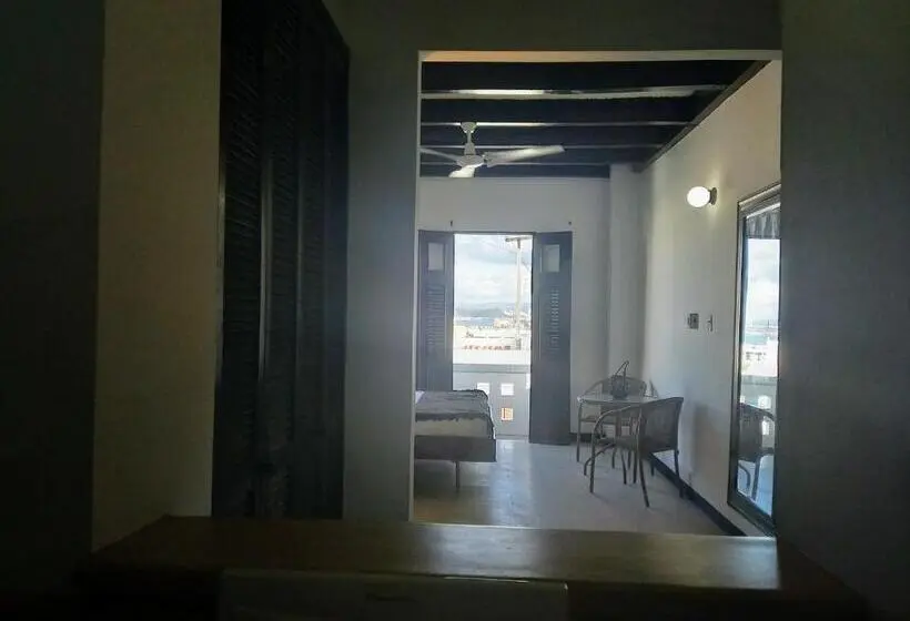 آپارتمان 1 خوابه با بالکن, La Capitana Old San Juan Building