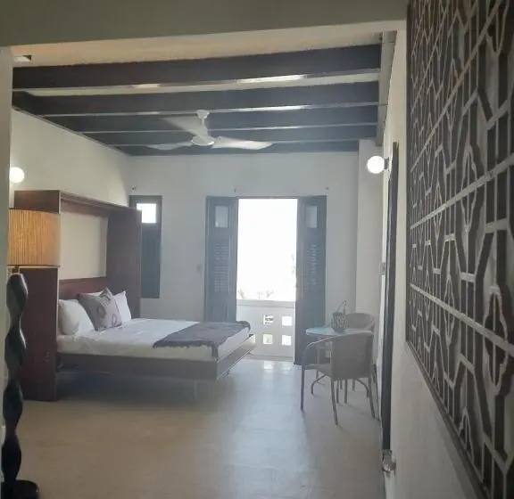 آپارتمان 1 خوابه با بالکن, La Capitana Old San Juan Building