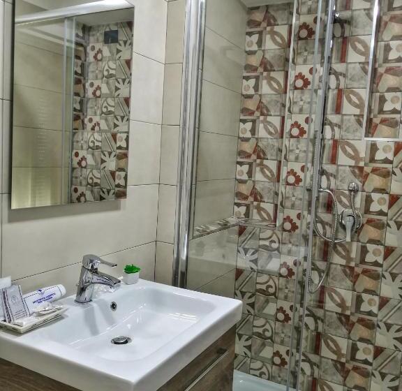 Четырехместный Номер Стандарт с Балконом, Domus Michaeli B&b Pompei
