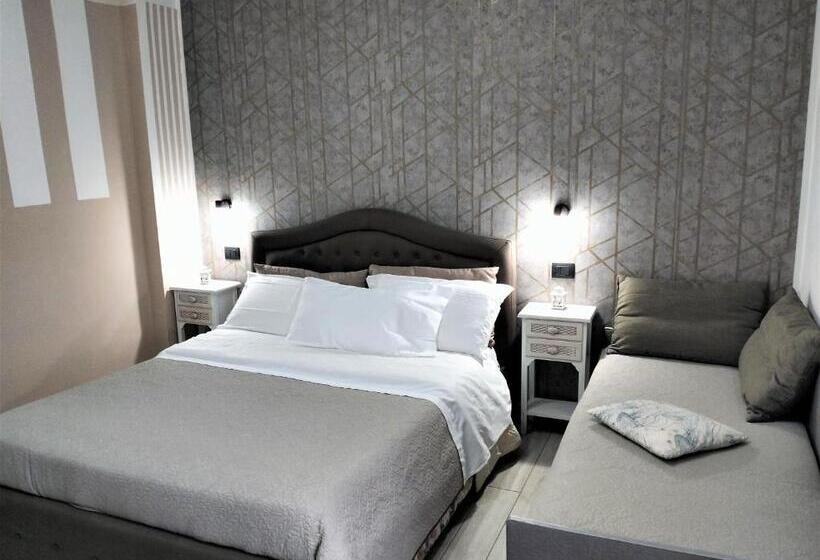 Четырехместный Номер Стандарт с Балконом, Domus Michaeli B&b Pompei